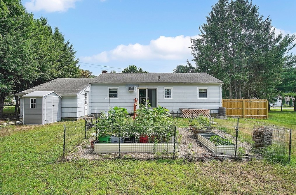 714 Holyoke Rd, Montgomery MA  01085-1764 exterior