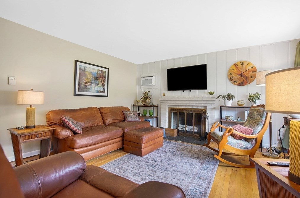 714 Holyoke Rd, Montgomery MA  01085-1764 exterior