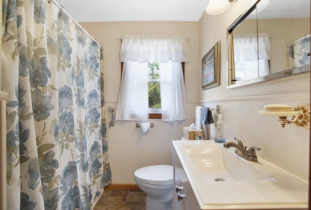 714 Holyoke Rd, Montgomery MA  01085-1764 exterior