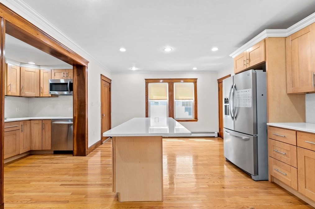 922 Furnace Brk Pkwy, Quincy MA 02169-2304 exterior