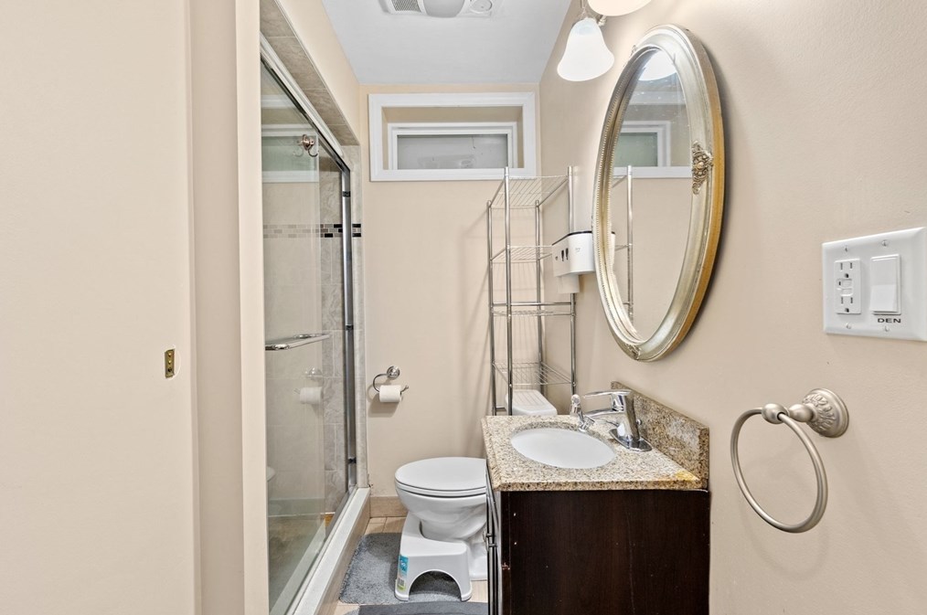 922 Furnace Brk Pkwy, Quincy MA 02169-2304 exterior