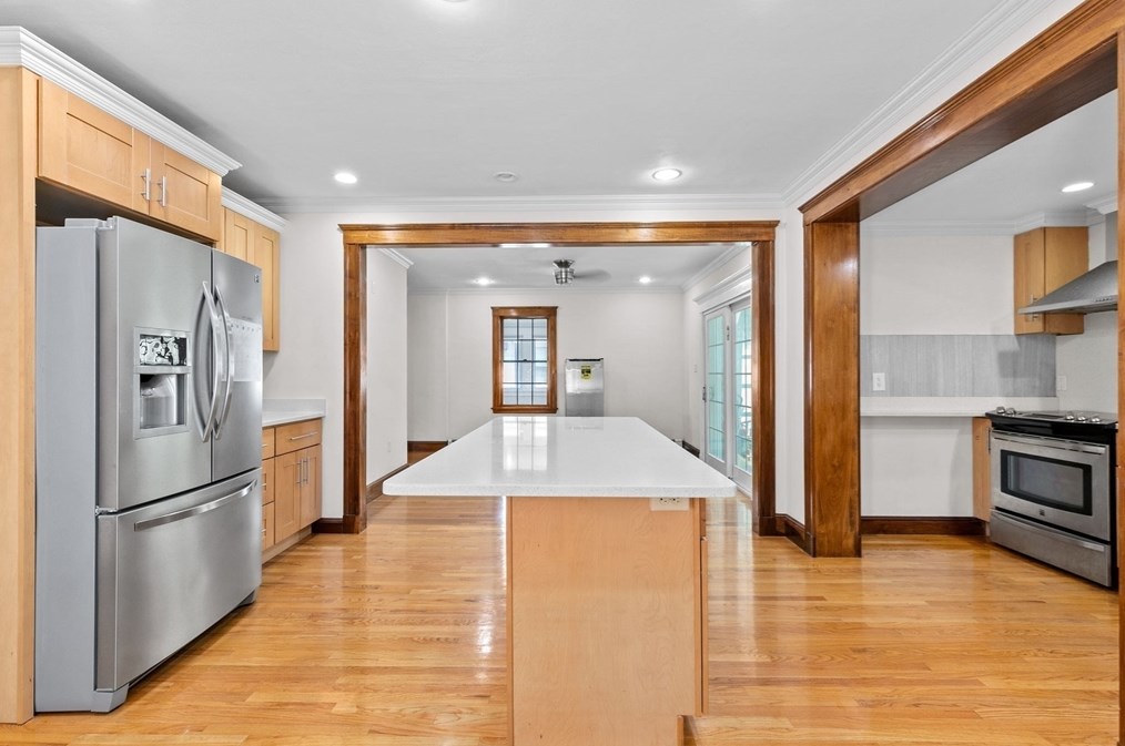 922 Furnace Brk Pkwy, Quincy MA 02169-2304 exterior