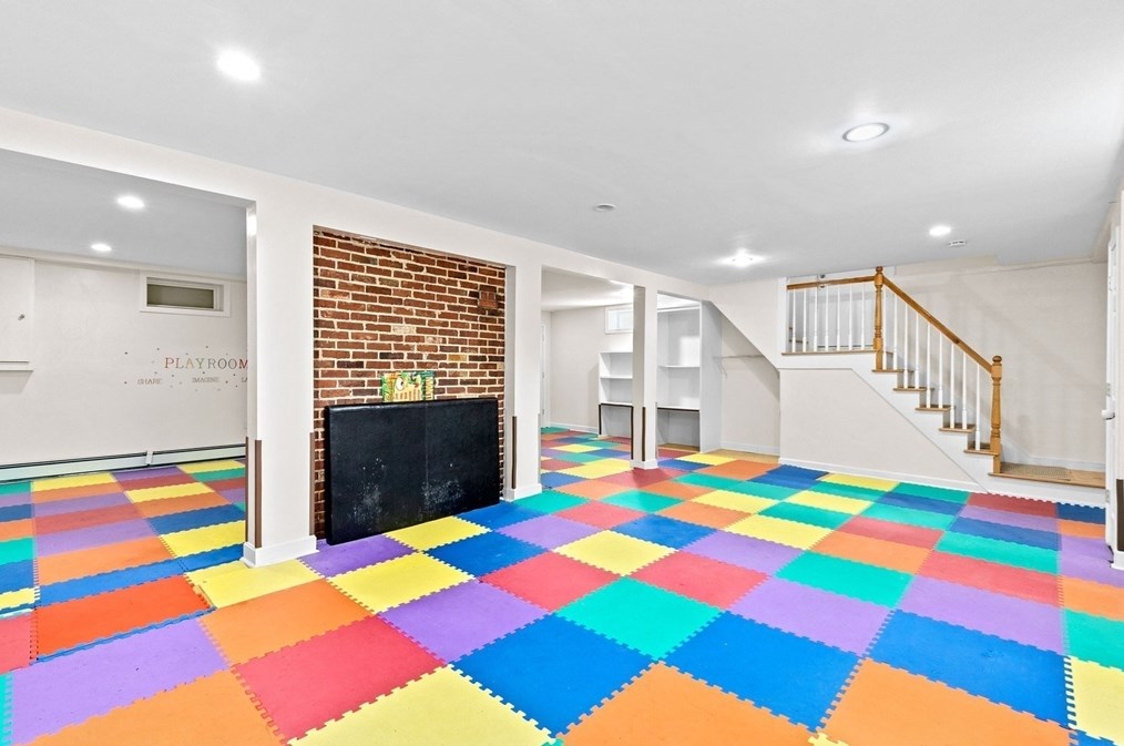 922 Furnace Brk Pkwy, Quincy MA 02169-2304 exterior