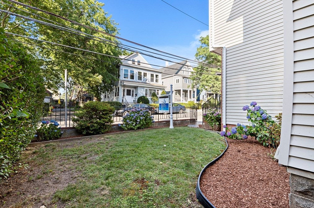 40 Fairmount Ave, Somerville MA  02144-1536 exterior