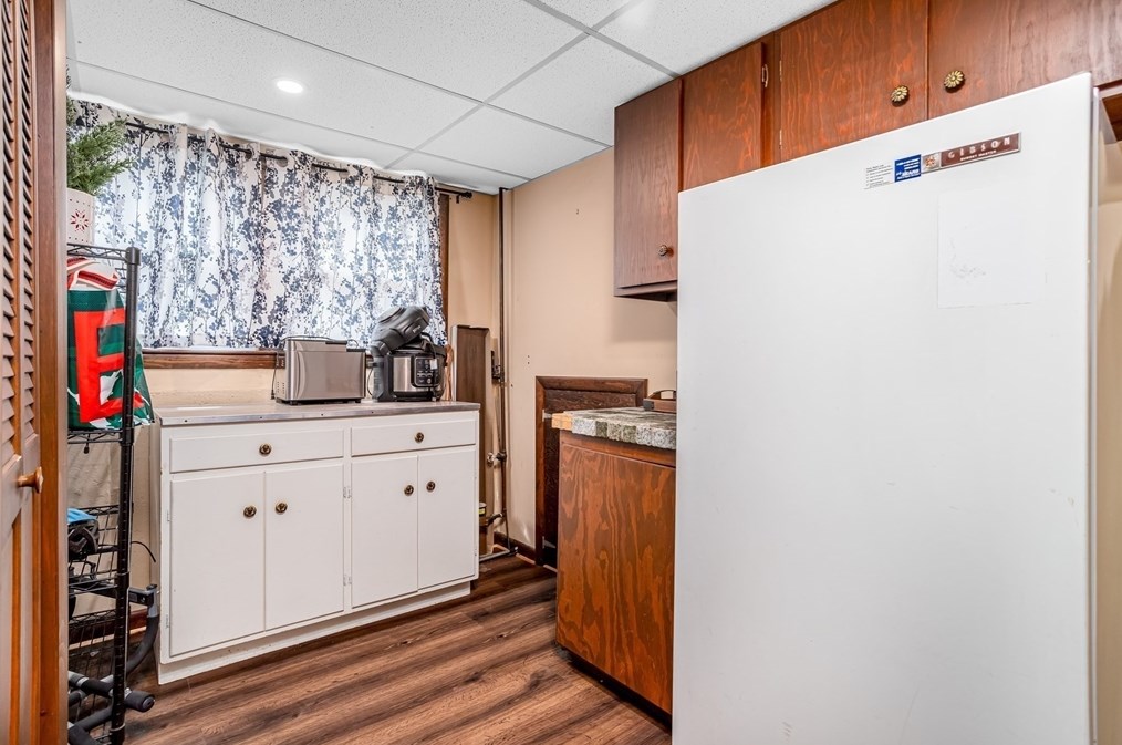 311 Pleasant St, Leominster MA  01453-6227 exterior