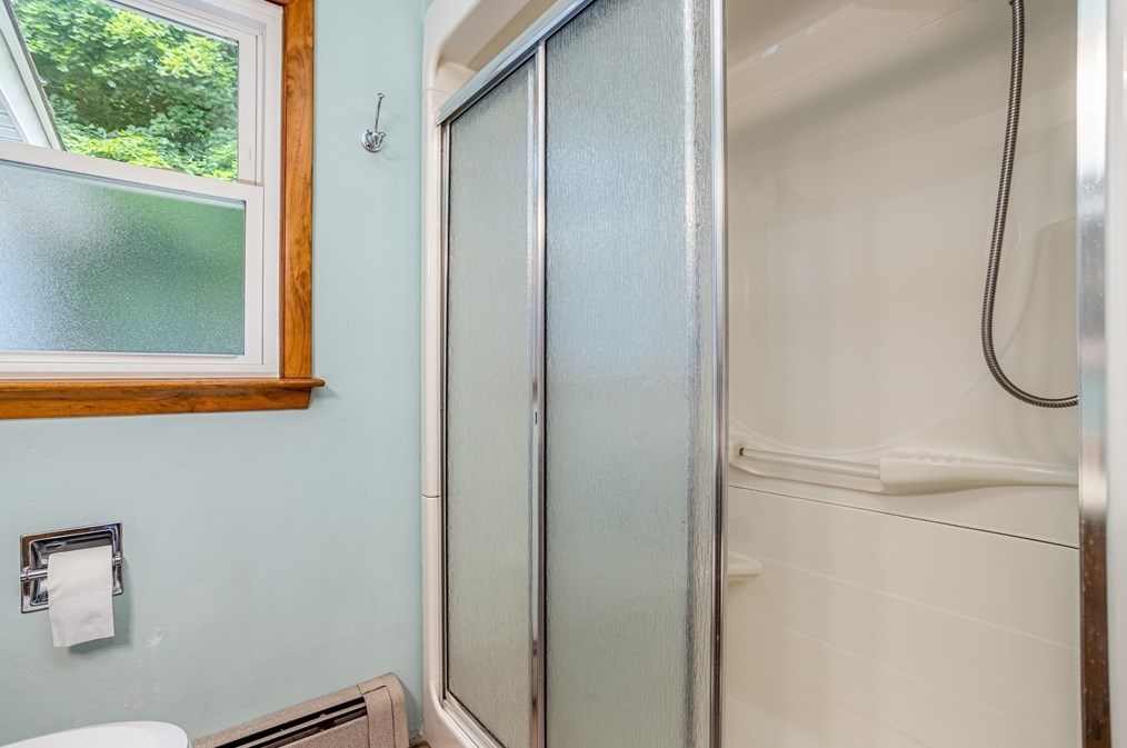 311 Pleasant St, Leominster MA  01453-6227 exterior