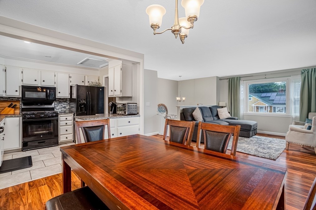 311 Pleasant St, Leominster MA  01453-6227 exterior