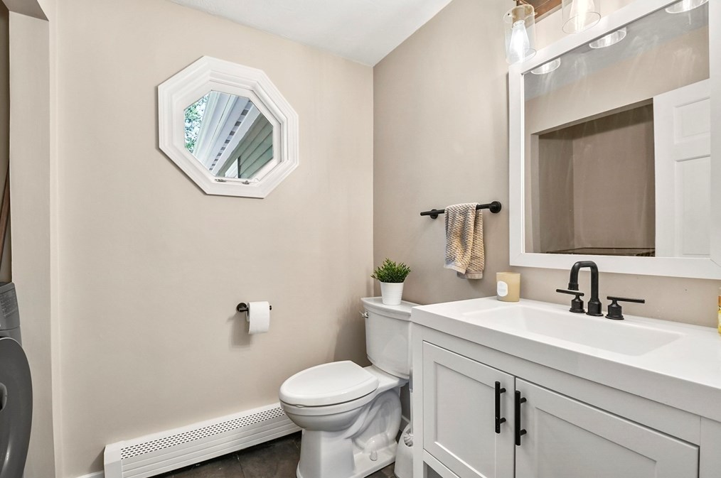 12 Evergreen Dr, Franklin MA  02038-2797 exterior