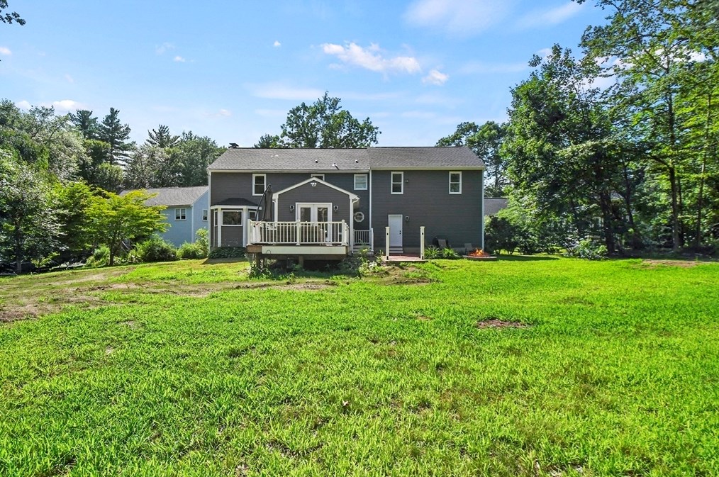 12 Evergreen Dr, Franklin MA  02038-2797 exterior