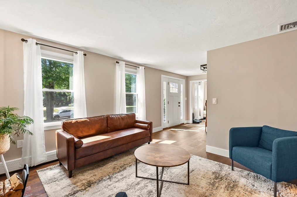 12 Evergreen Dr, Franklin MA  02038-2797 exterior