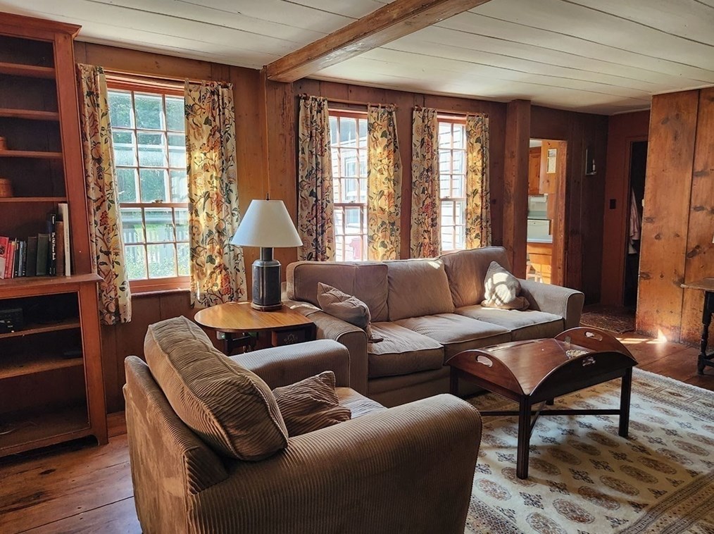 187 Seekonk St, Norfolk MA  02056-1157 exterior