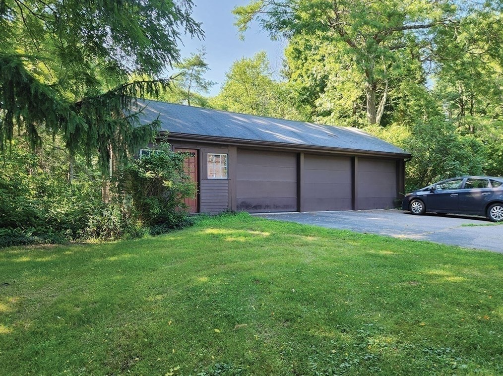 187 Seekonk St, Norfolk MA  02056-1157 exterior