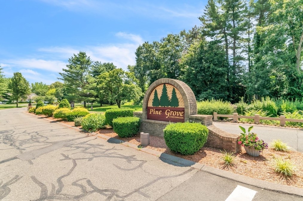 22 Pine Grove Dr, South Hadley MA  01075-2195 exterior