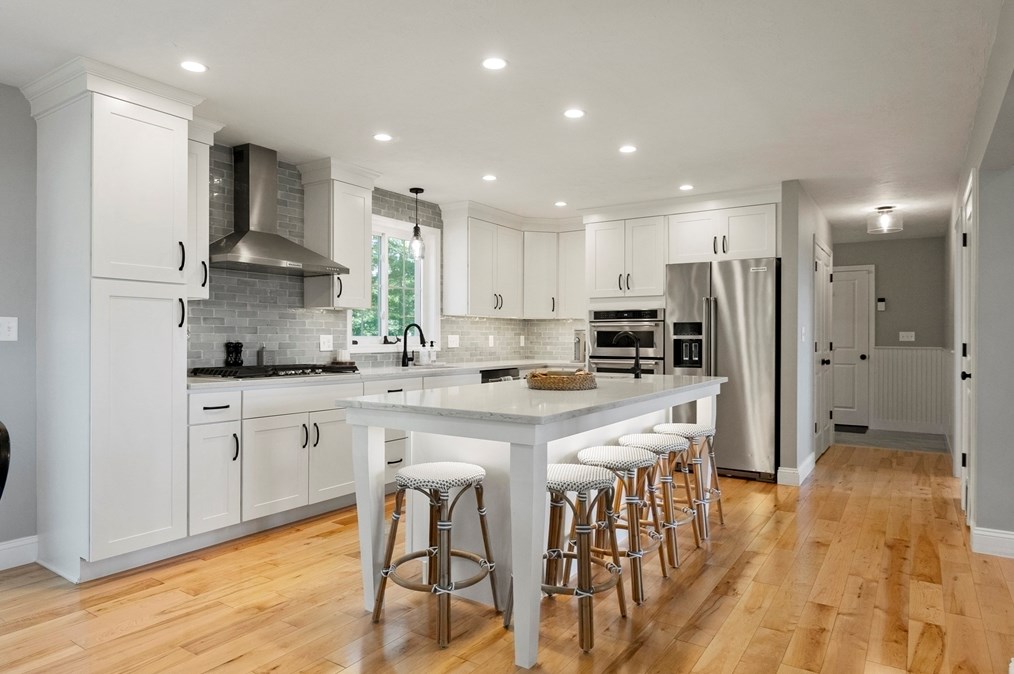 1865 State Rd, Plymouth MA  02360-5137 exterior