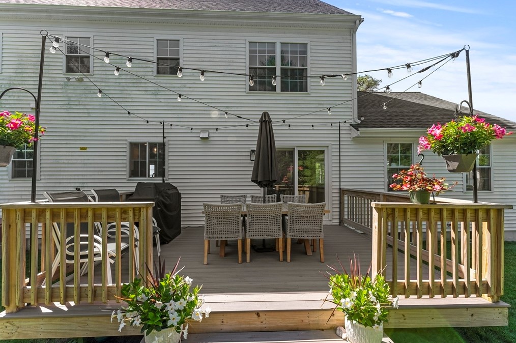 1865 State Rd, Plymouth MA  02360-5137 exterior