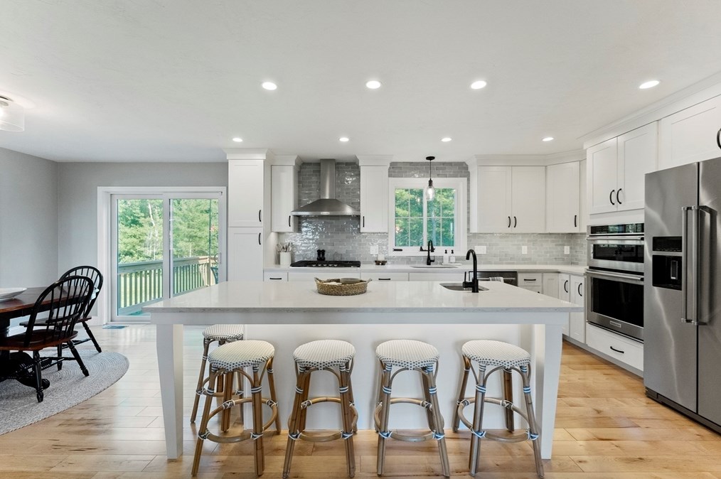 1865 State Rd, Plymouth MA  02360-5137 exterior