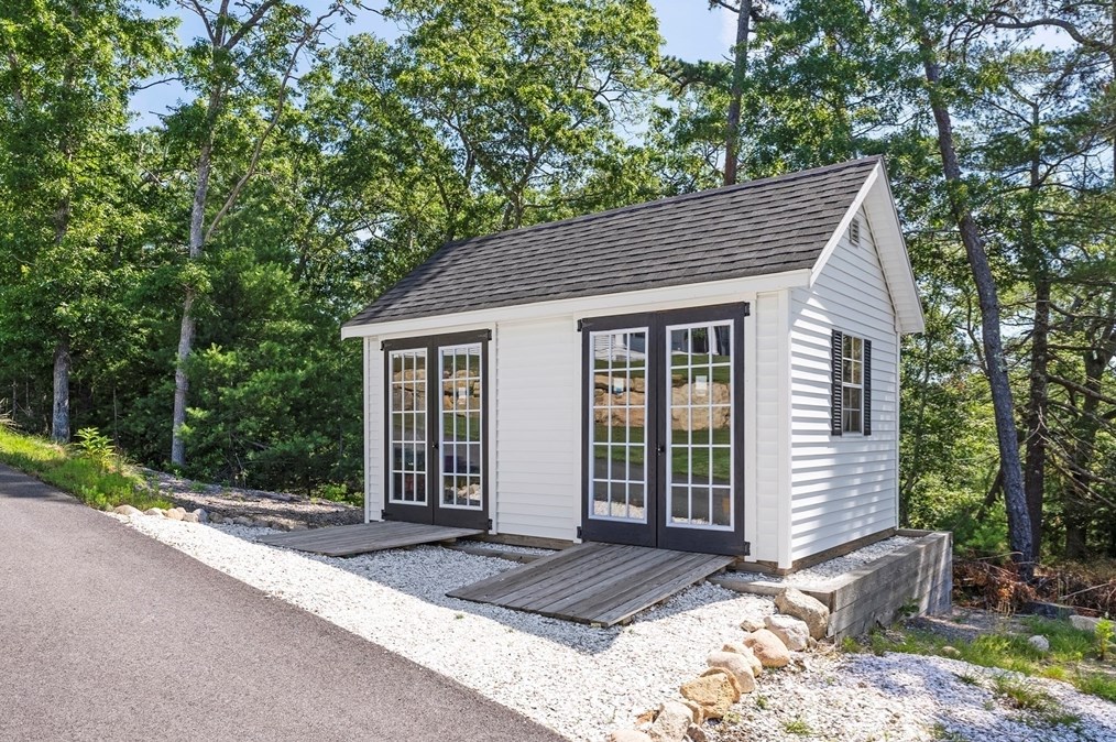 1865 State Rd, Plymouth MA  02360-5137 exterior