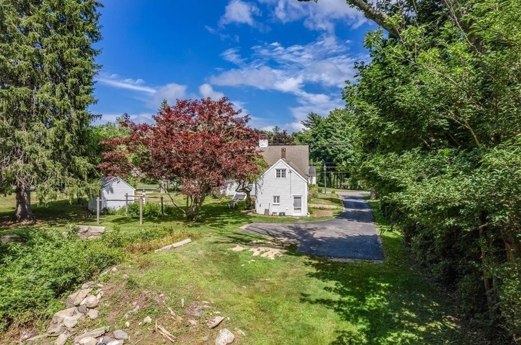 526 Main St, Hanover MA 02339-1550 exterior