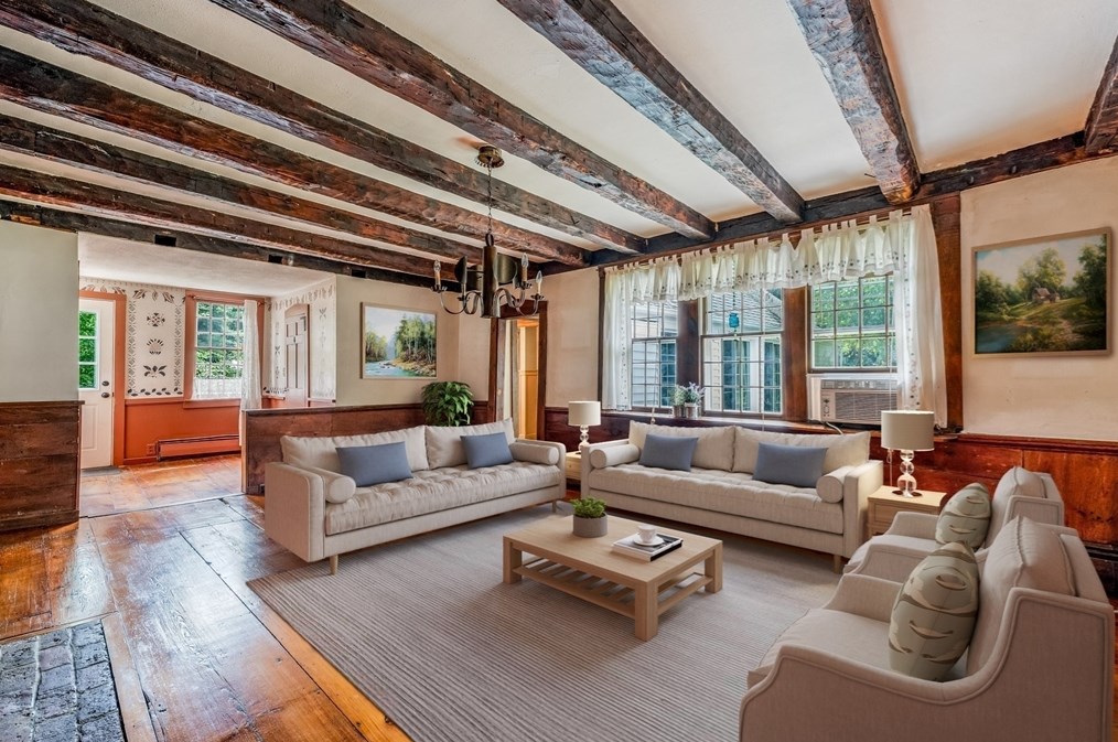 526 Main St, Hanover MA 02339-1550 exterior