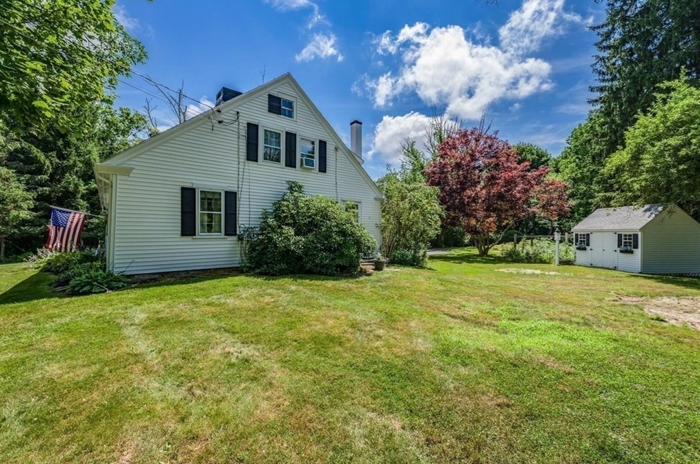 526 Main St, Hanover MA 02339-1550 exterior