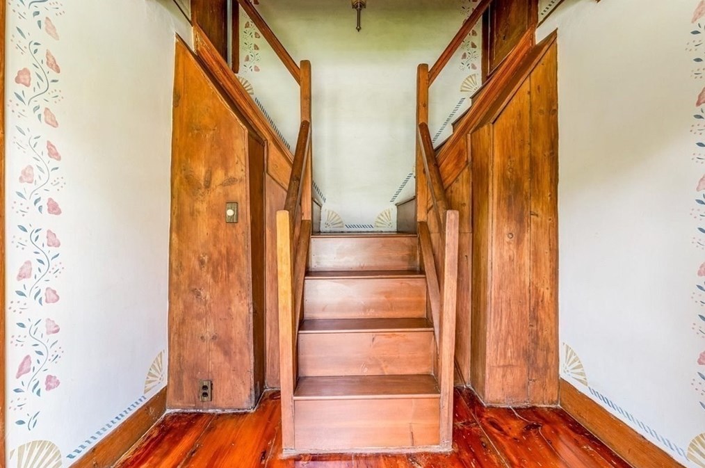 526 Main St, Hanover MA 02339-1550 exterior