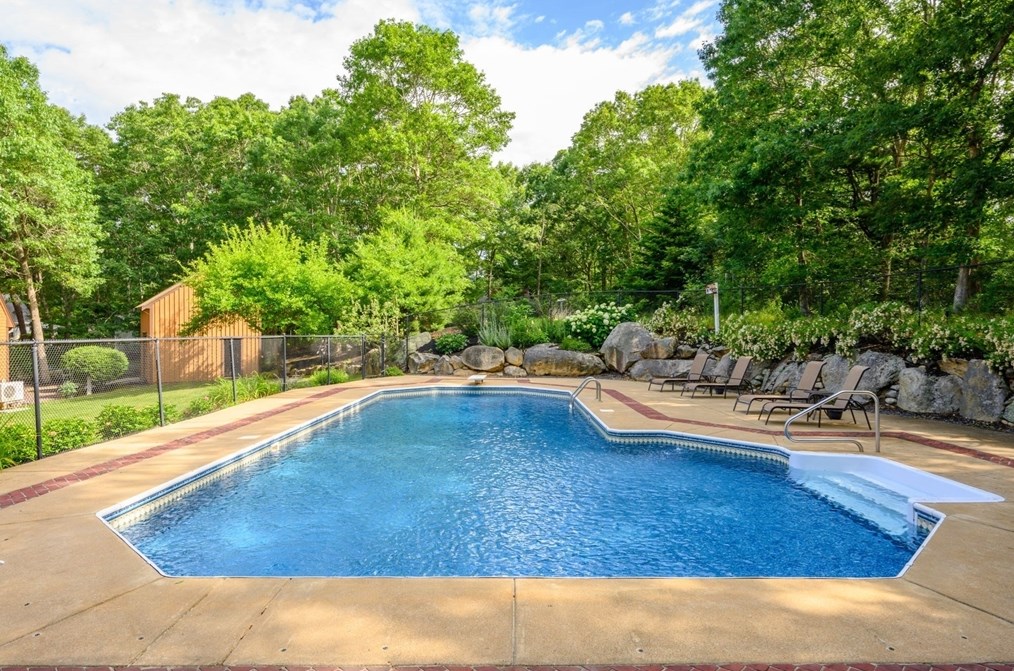 42 Crabtree Rd, Plymouth MA  02360-3147 exterior