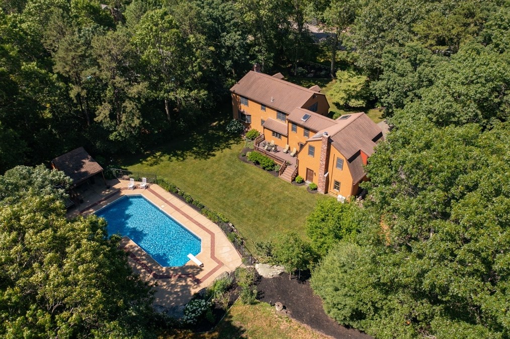 42 Crabtree Rd, Plymouth MA  02360-3147 exterior