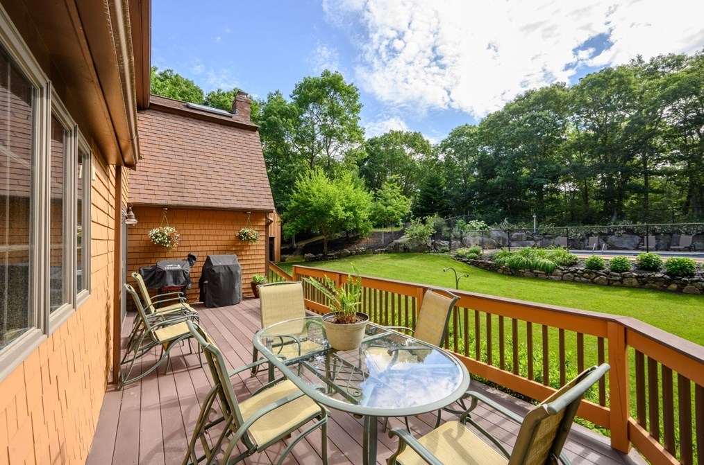 42 Crabtree Rd, Plymouth MA  02360-3147 exterior