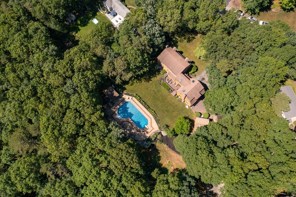 42 Crabtree Rd, Plymouth MA  02360-3147 exterior