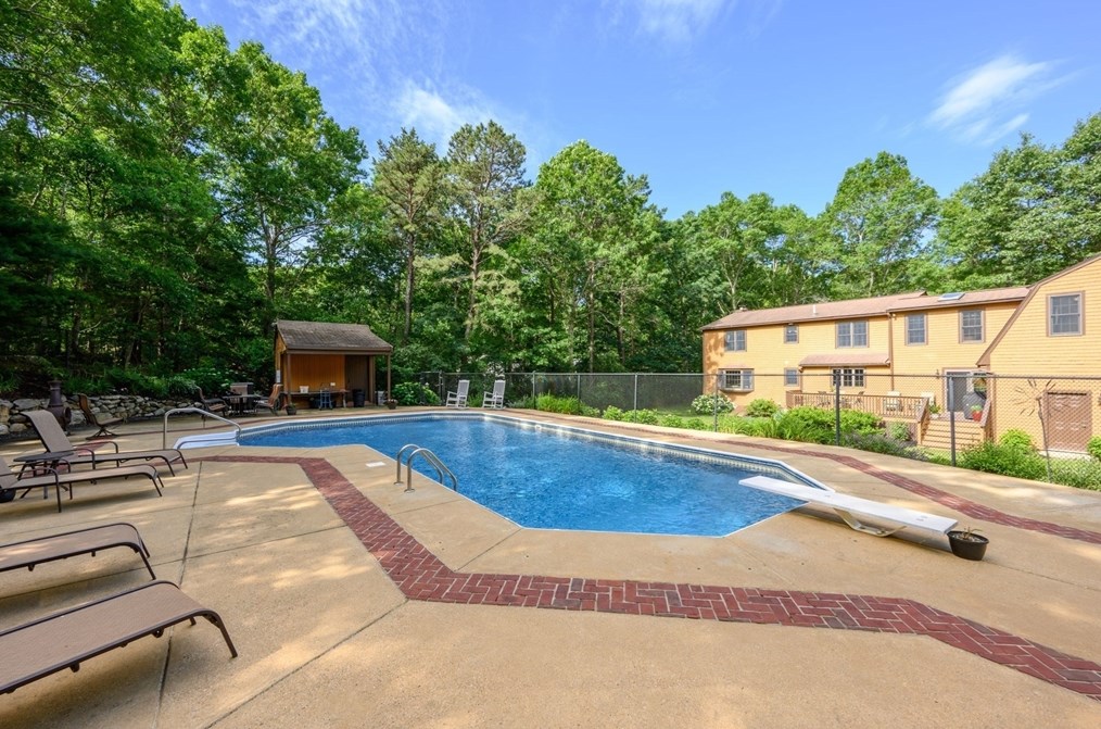 42 Crabtree Rd, Plymouth MA  02360-3147 exterior