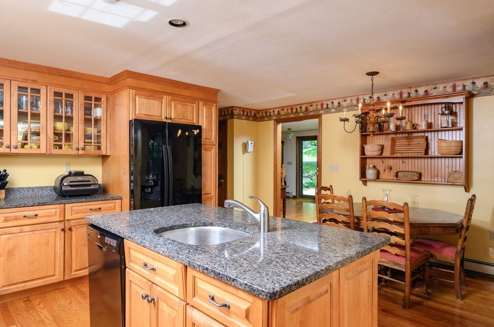 42 Crabtree Rd, Plymouth MA  02360-3147 exterior