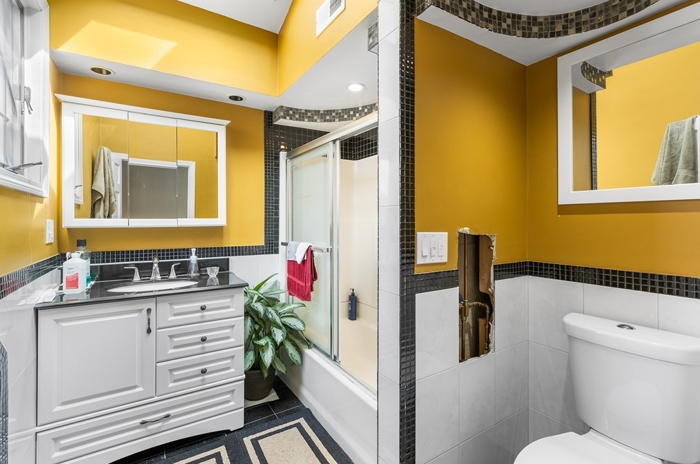 15 Calhoun Ave, Everett MA 02149-5209 exterior