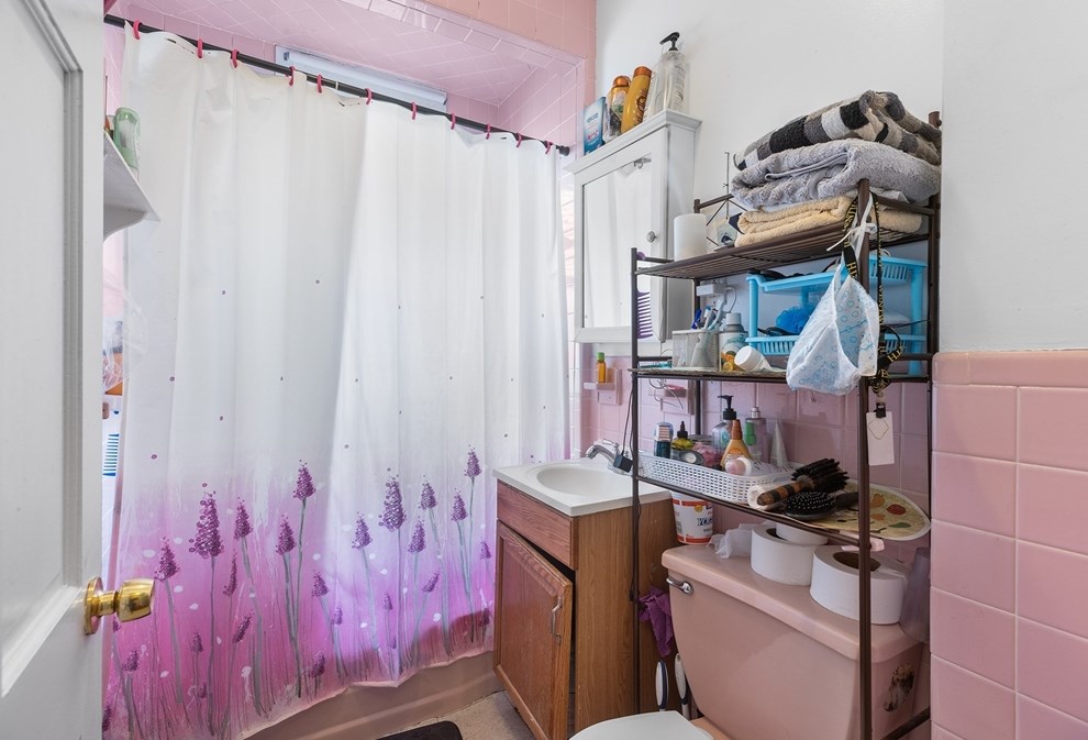 15 Calhoun Ave, Everett MA 02149-5209 exterior