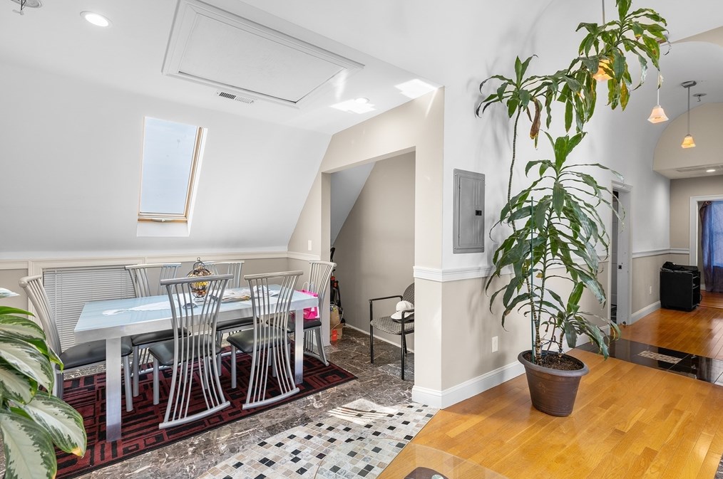 15 Calhoun Ave, Everett MA 02149-5209 exterior