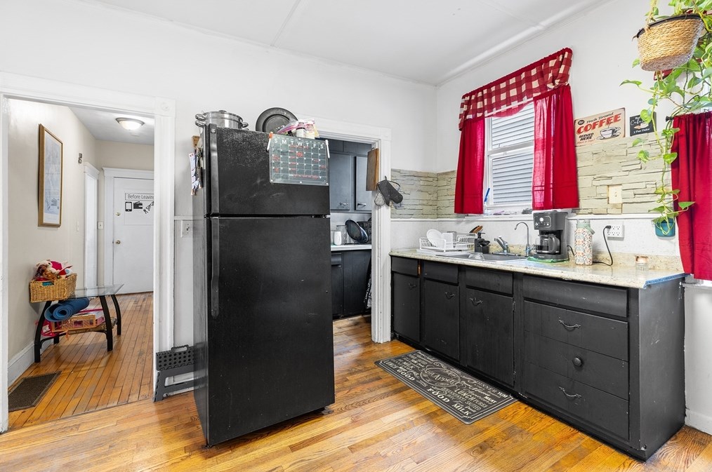 15 Calhoun Ave, Everett MA 02149-5209 exterior