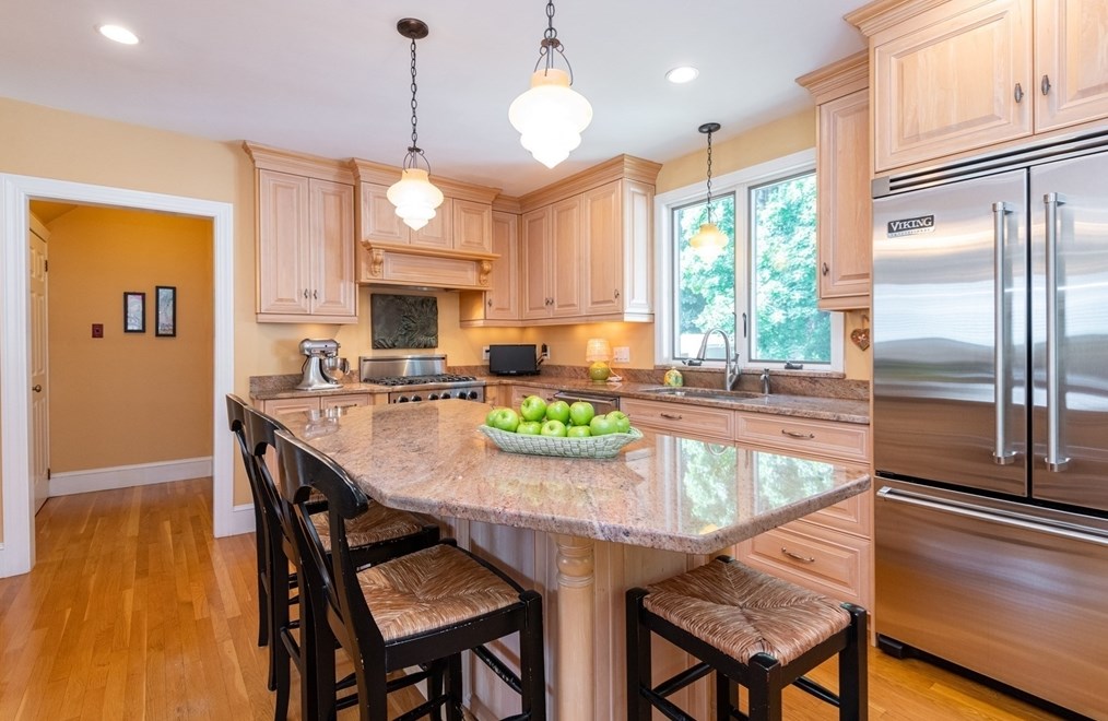 63 Westwood Rd, Stoneham, MA 02180