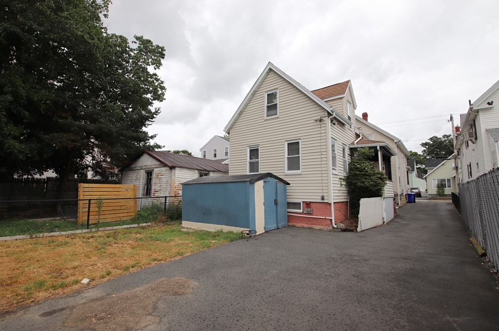 60 Milton St, Malden MA 02148-3238 exterior