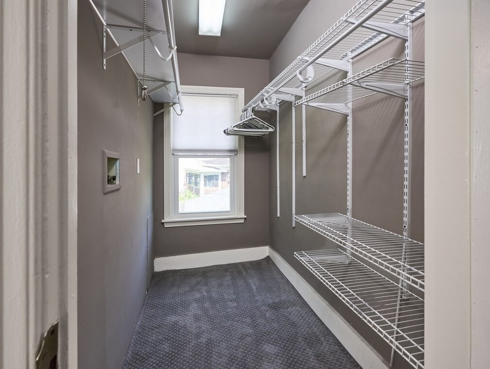 26 Monroe Ave, Worcester MA  01602-2643 exterior