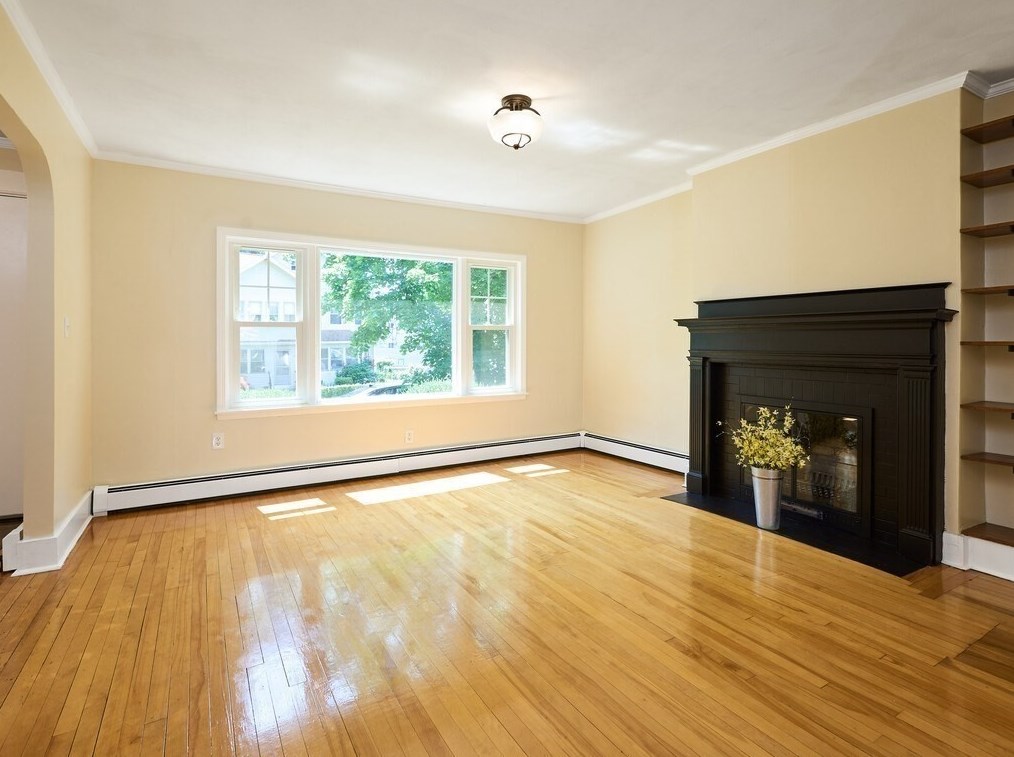 26 Monroe Ave, Worcester MA  01602-2643 exterior