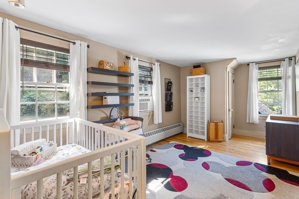 52 Flagg St, Worcester MA  01602-1449 exterior