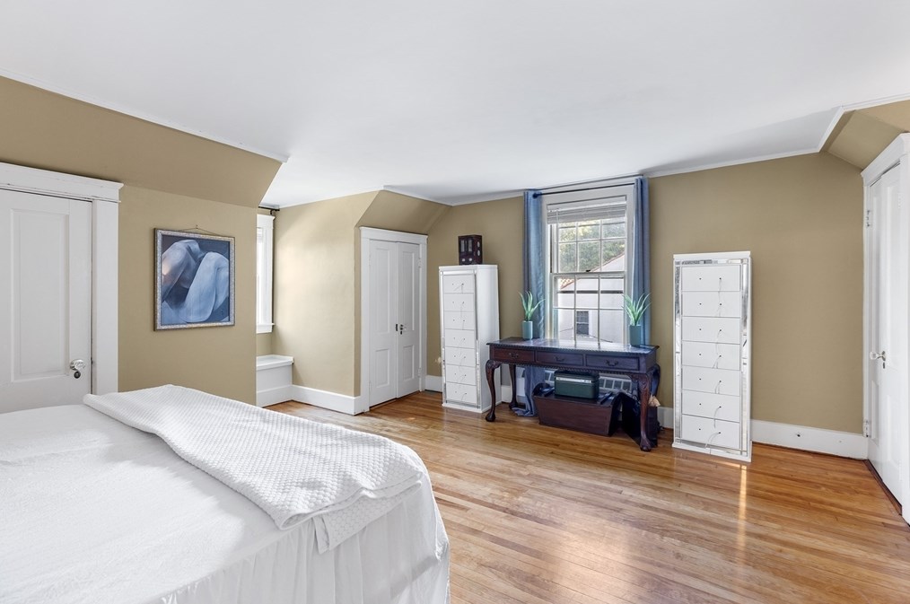 52 Flagg St, Worcester MA  01602-1449 exterior