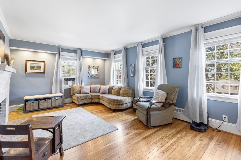 52 Flagg St, Worcester MA  01602-1449 exterior