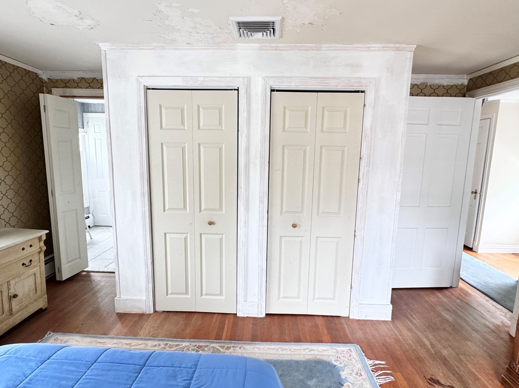 1428 Highland Ave, Fall River MA 02720-3405 exterior