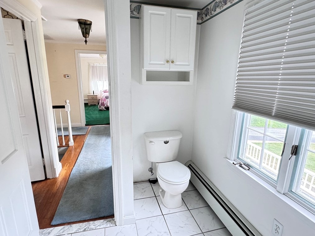 1428 Highland Ave, Fall River MA 02720-3405 exterior