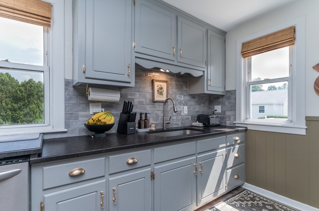 51 Maplehurst Ave, East Longmeadow MA  01028-1711 exterior