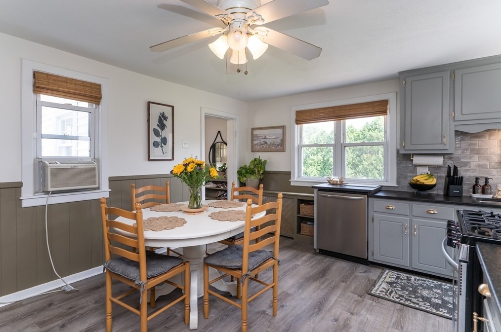 51 Maplehurst Ave, East Longmeadow MA  01028-1711 exterior