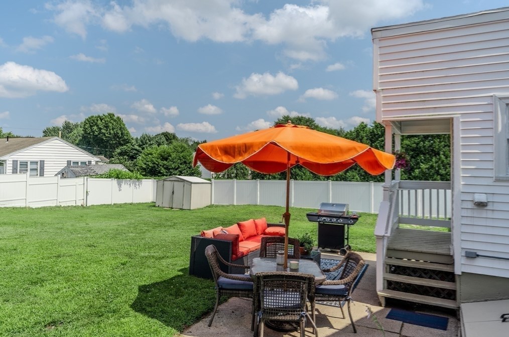 51 Maplehurst Ave, East Longmeadow MA  01028-1711 exterior