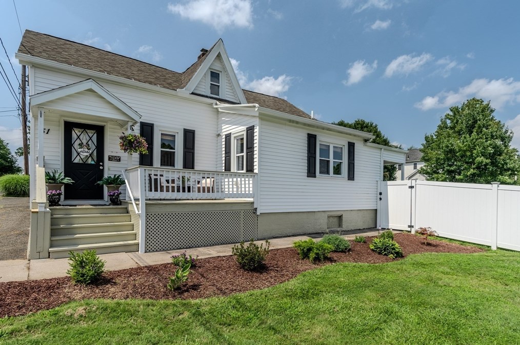 51 Maplehurst Ave, East Longmeadow MA  01028-1711 exterior