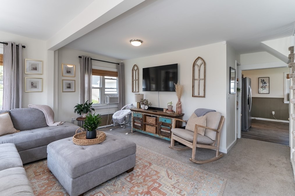 51 Maplehurst Ave, East Longmeadow MA  01028-1711 exterior