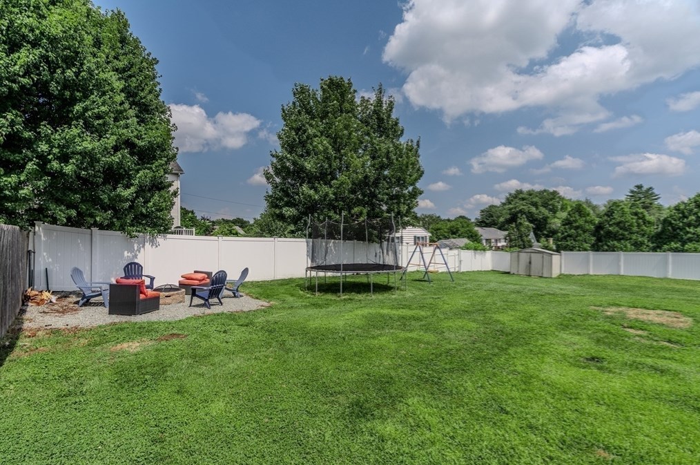 51 Maplehurst Ave, East Longmeadow MA  01028-1711 exterior